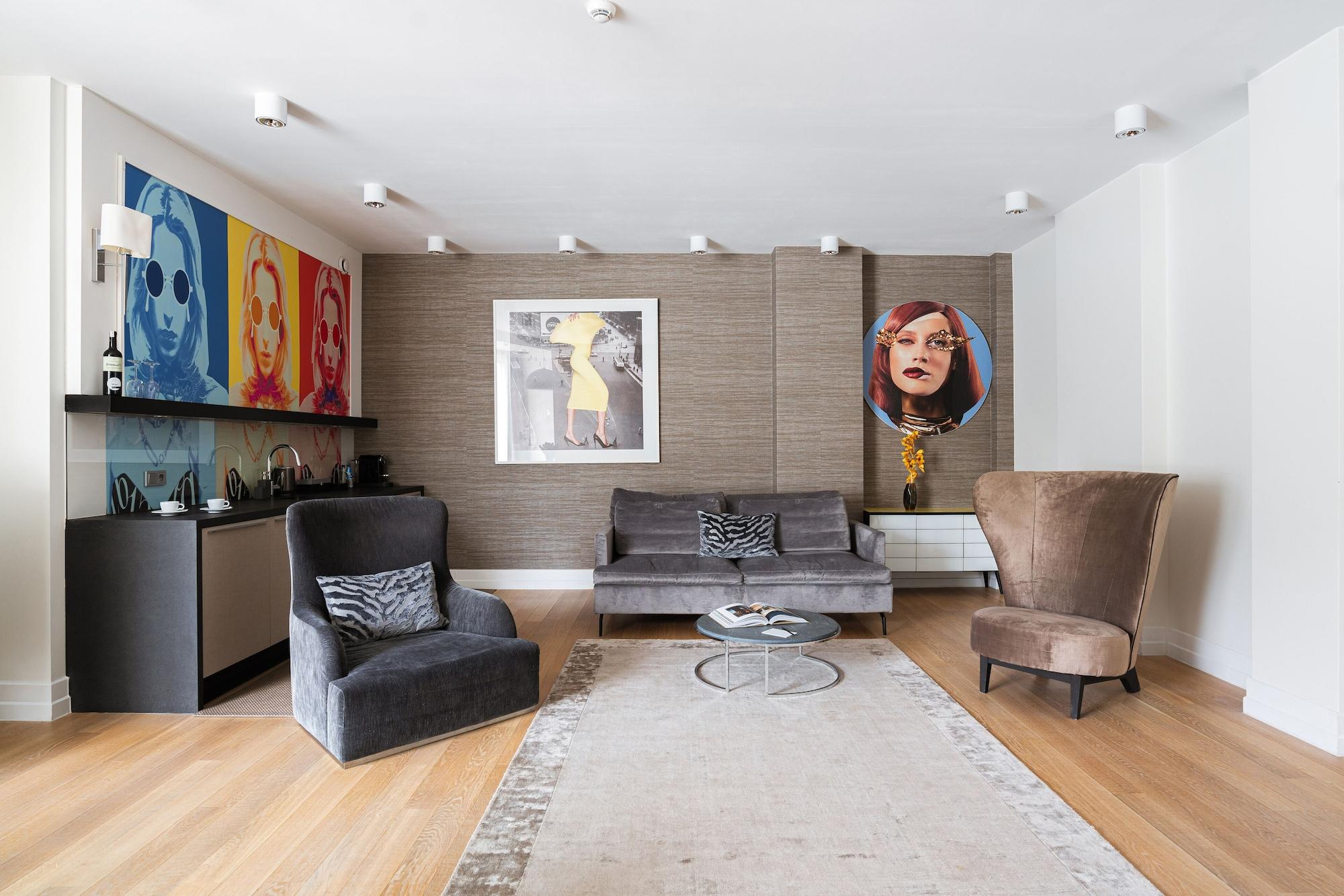 H15 Boutique Hotel, Warsaw, A Member Of Design Hotels Exterior foto Interior of a flat at 100 Dean Street