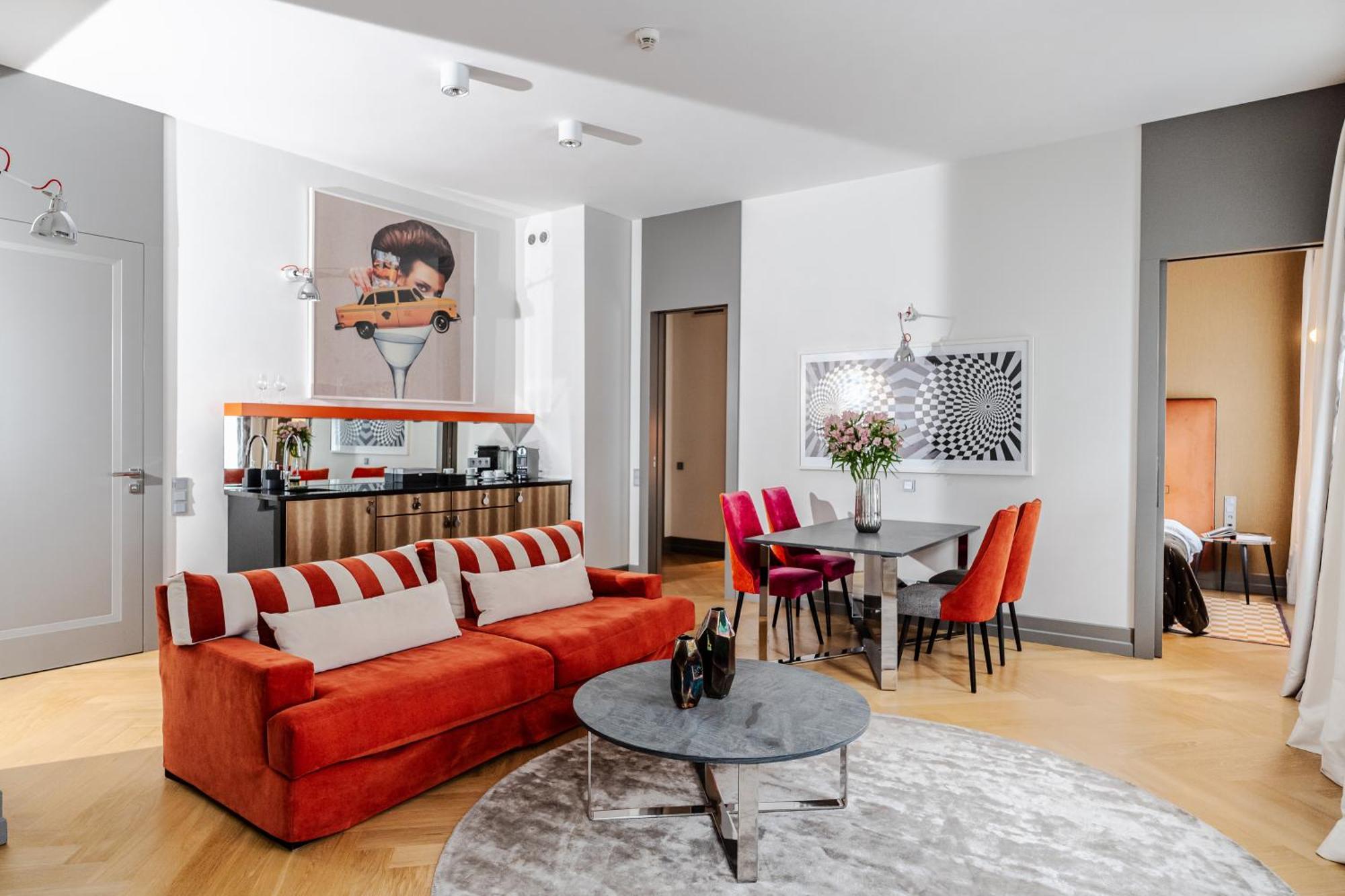 H15 Boutique Hotel, Warsaw, A Member Of Design Hotels Exterior foto A suite at the hotel