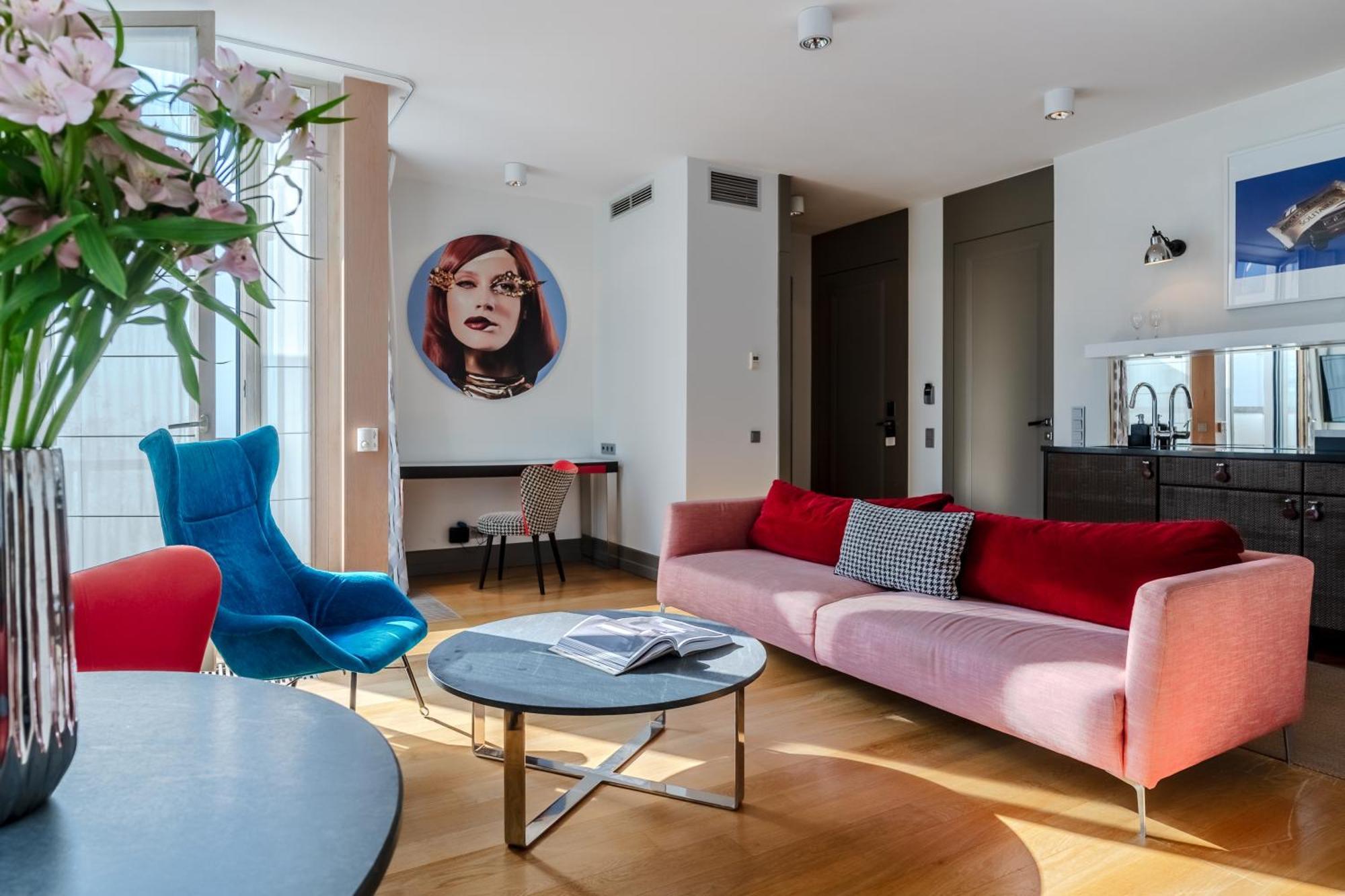 H15 Boutique Hotel, Warsaw, A Member Of Design Hotels Exterior foto The interior of a suite at the Hotel