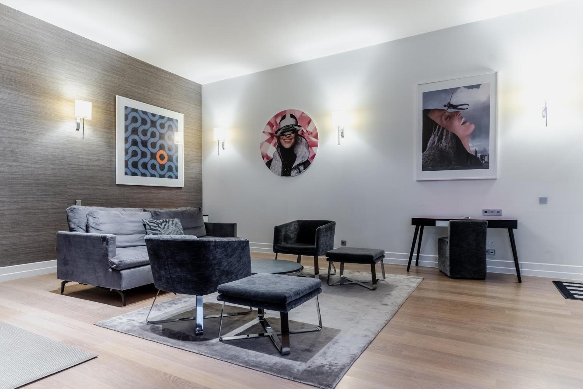 H15 Boutique Hotel, Warsaw, A Member Of Design Hotels Exterior foto The interior of the 1960s building