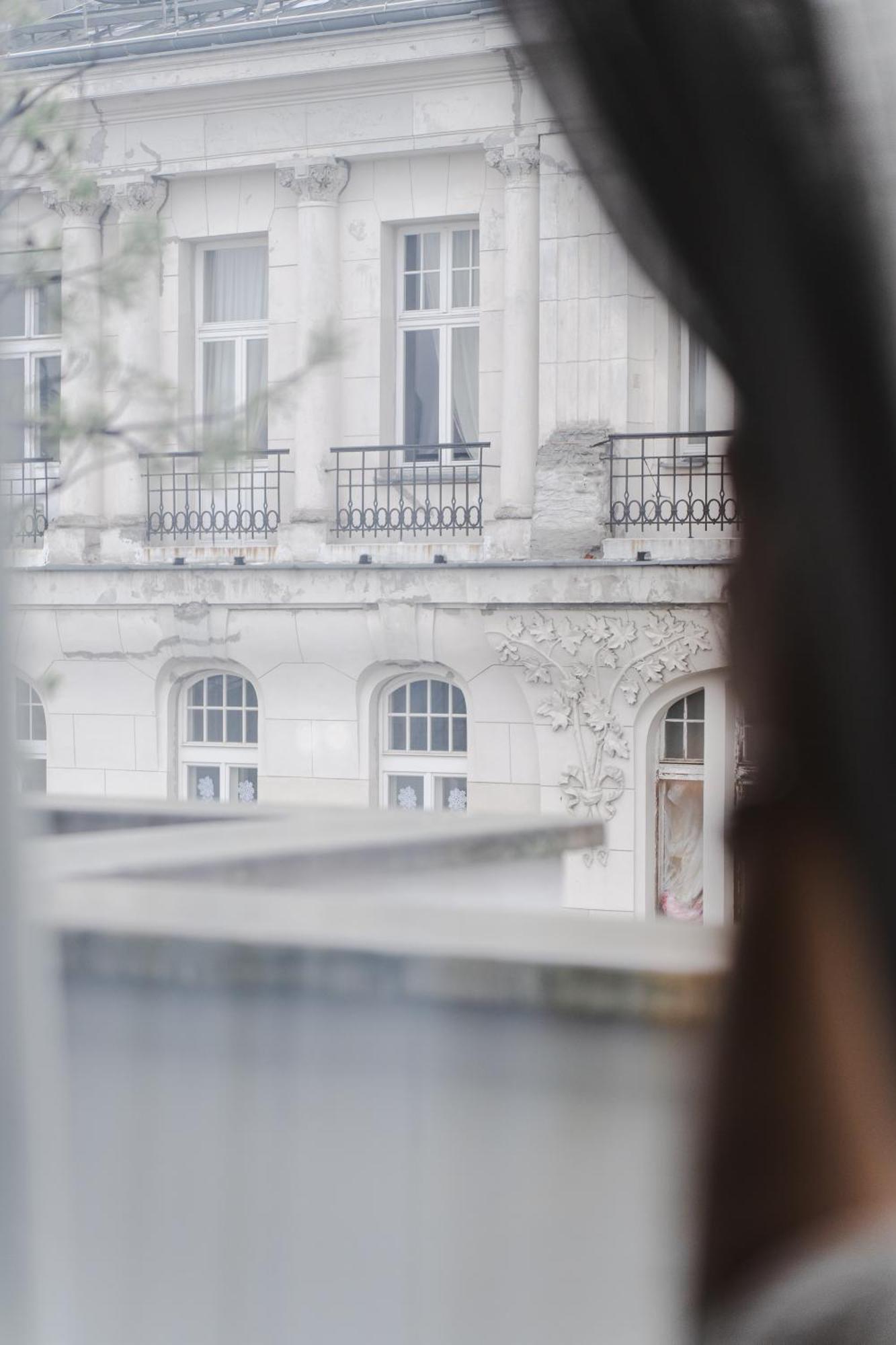 H15 Boutique Hotel, Warsaw, A Member Of Design Hotels Exterior foto The courtyard of the museum